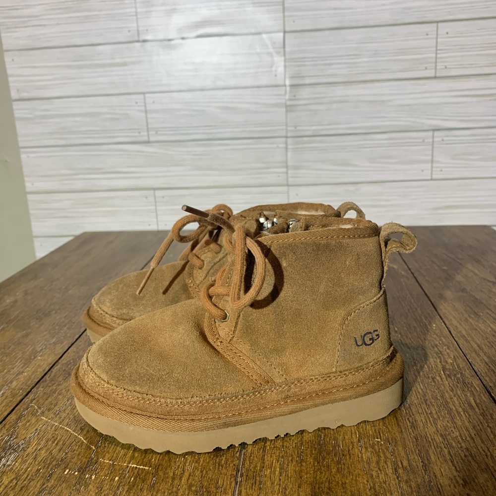 UGG Kids Chestnut Suede Lace-Up Booties